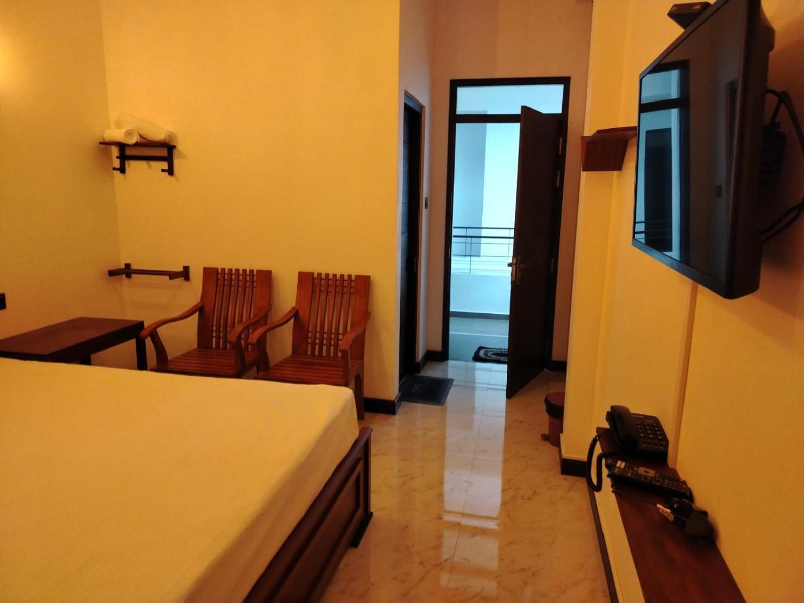 Diora Hotel Ratnapura Exterior foto